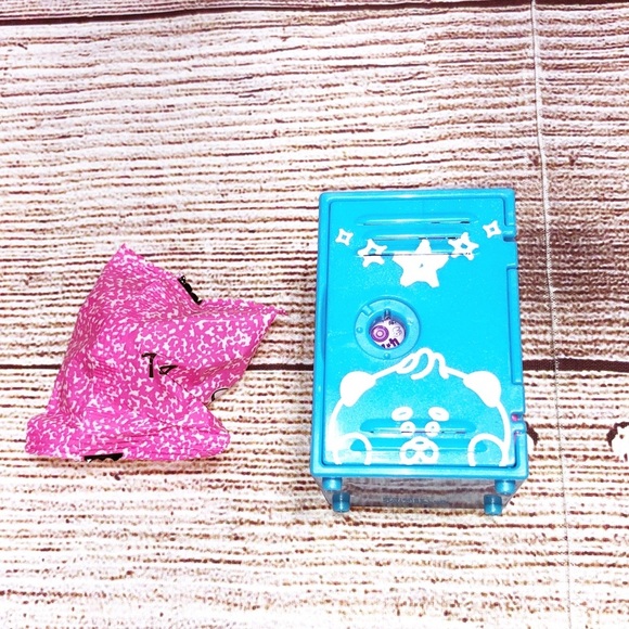 Disney Doorables Academy Locker Set - Ultra Rare - Mei Turning Red - Picture 8 of 12